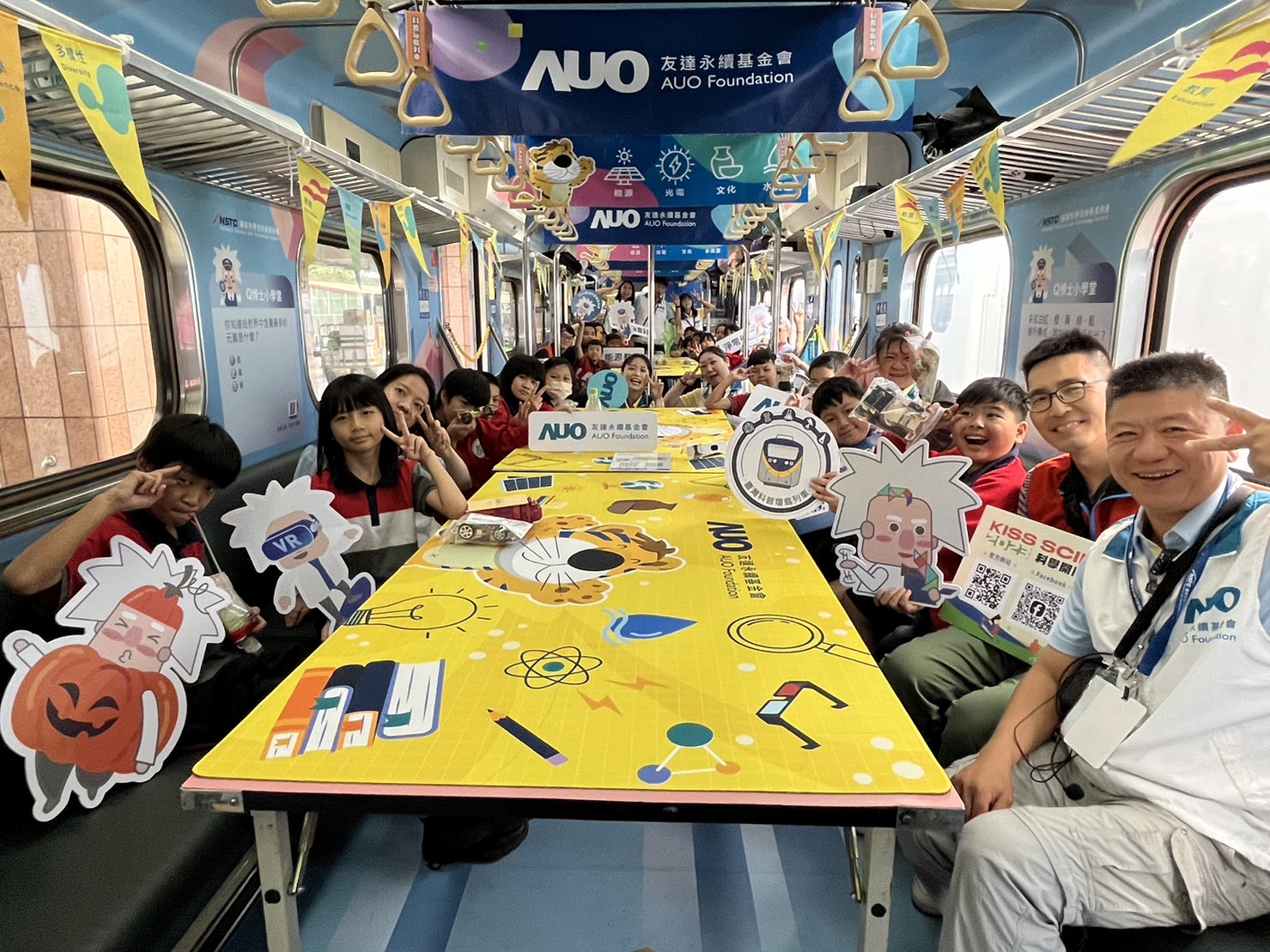 5001拉斯维加斯永續基金會參與「臺灣科普環島列車」，設計基礎科學車廂課程，以「淨零碳排和永續能源」為主題，讓學生透過創意實驗認識淨零知識，以及思考生活中的減碳行為